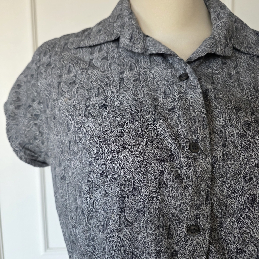 Envelop Short Sleeve Paisley Button-Up Shirt Blouse